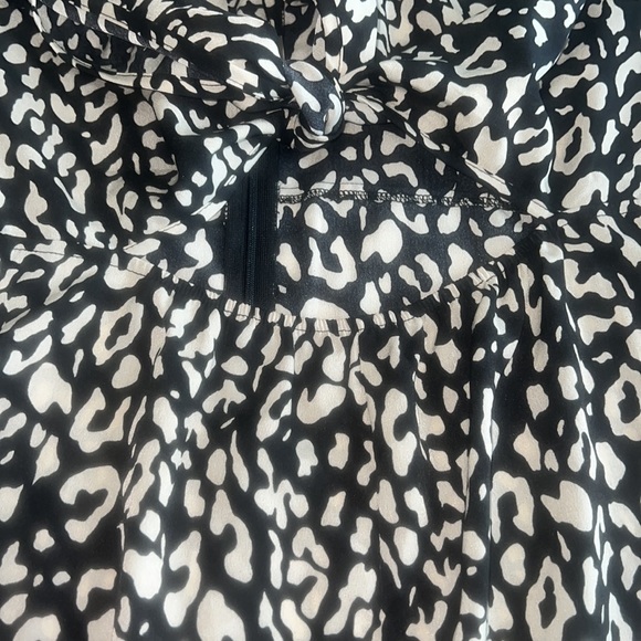 Leopard flutter slv romper - Picture 4 of 5